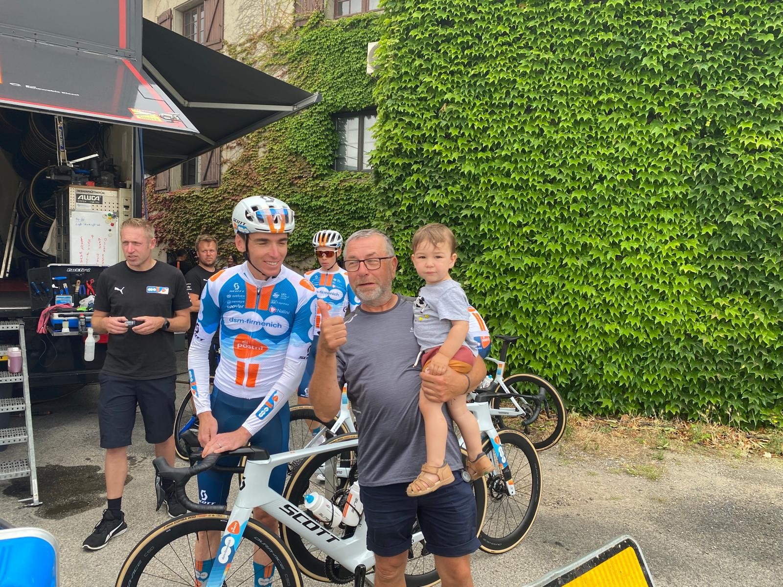 Alain et Albin avec Romain BARDET TDF 2024